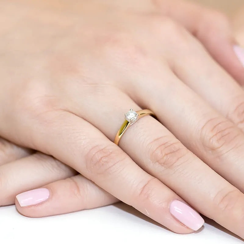 Zlatý prsten s diamantem 0,20 ct