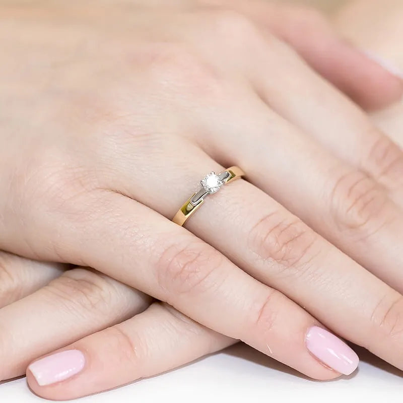 Zlatý prsten s diamantem 0,20 ct