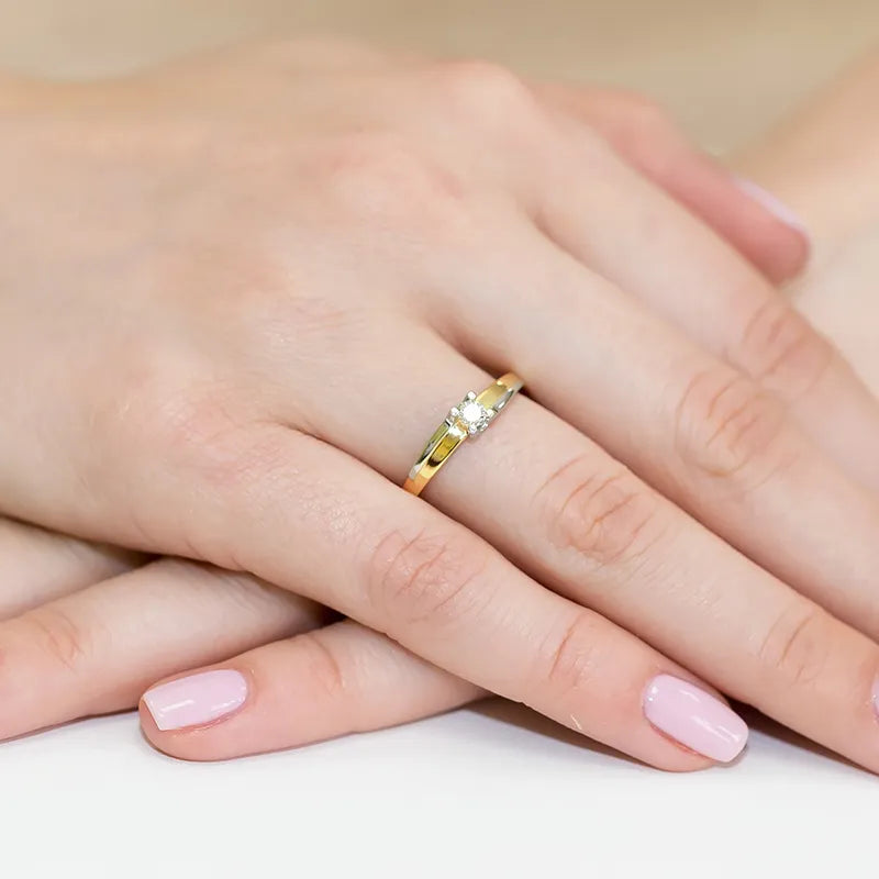 Gold Ring with 0.12ct Diamond