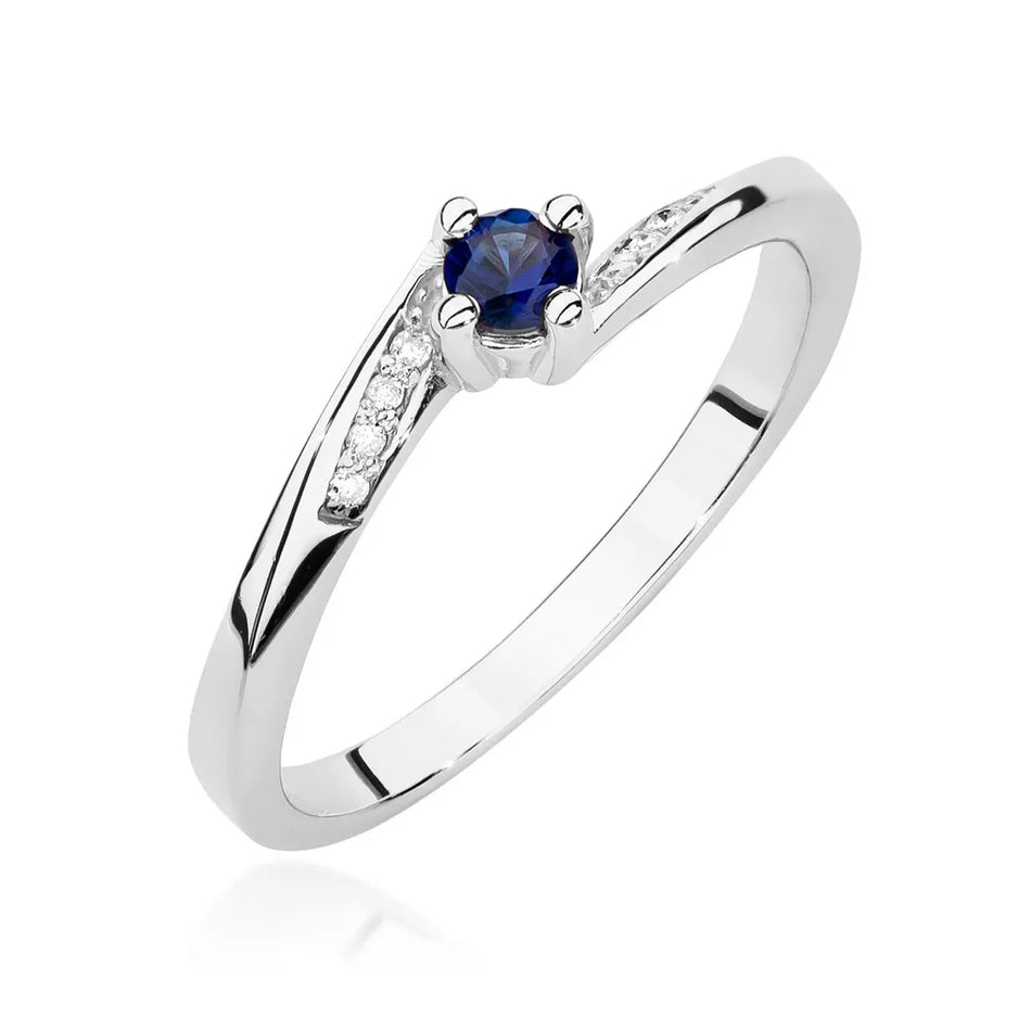 Gold Ring with 0.15ct Sapphire and 0.04ct Diamonds