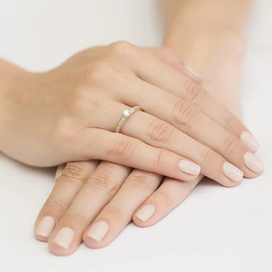 Zlatý prsten s diamanty 0,20 ct a 0,08 ct