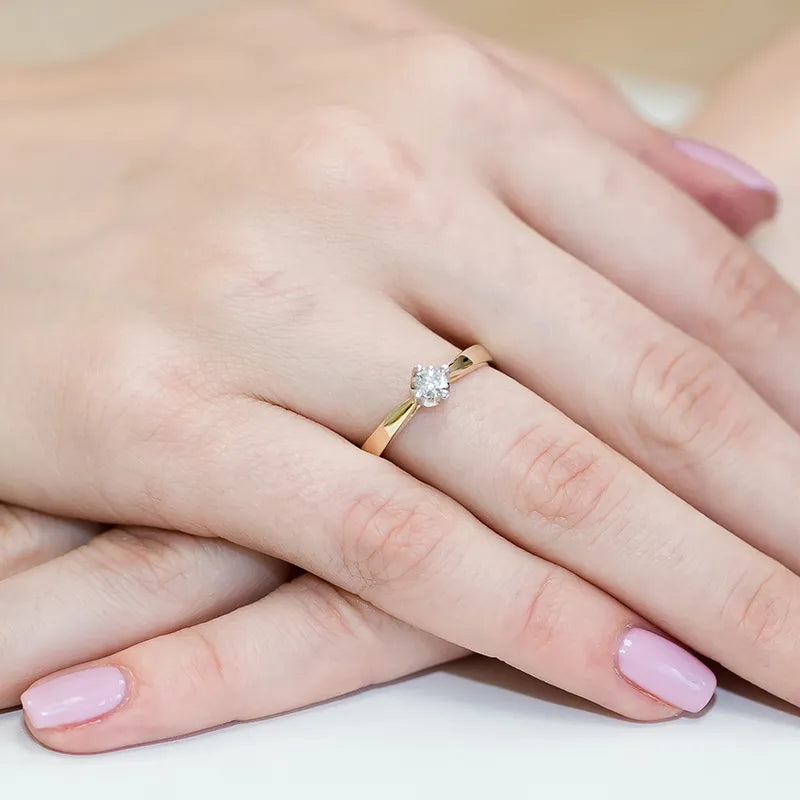 Zlatý prsten s diamantem 0,20 ct