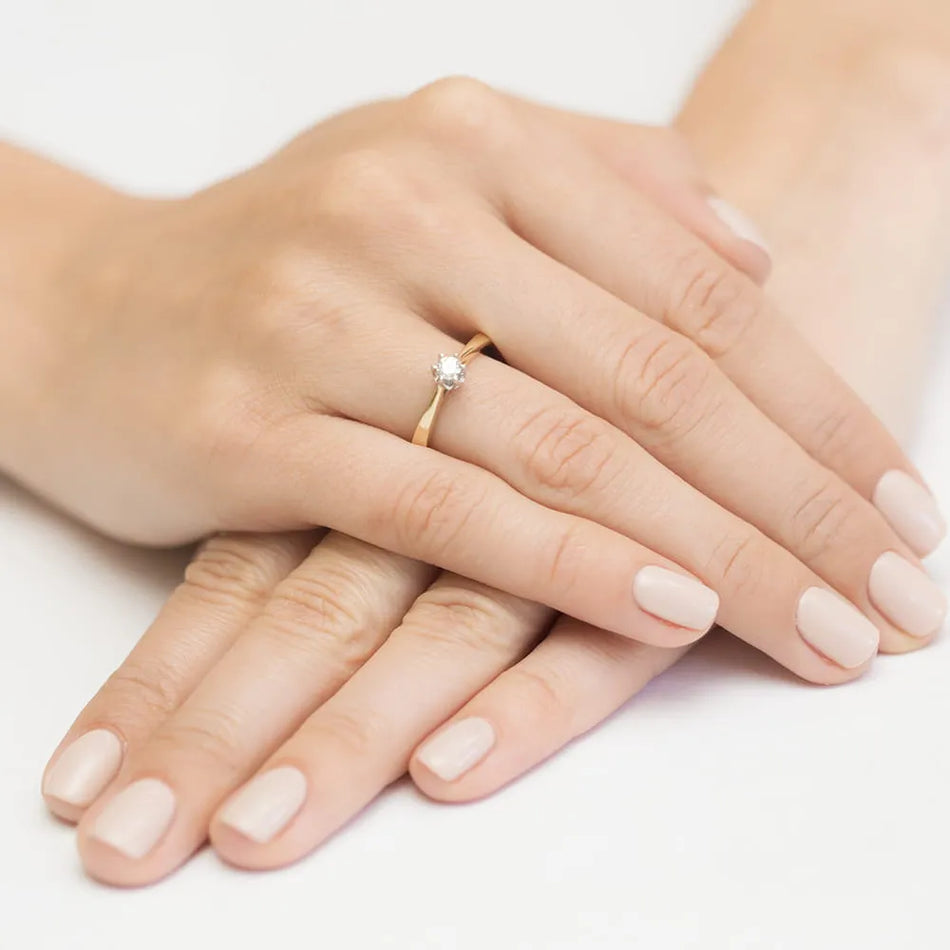 Gold Ring with 0.15ct Diamond