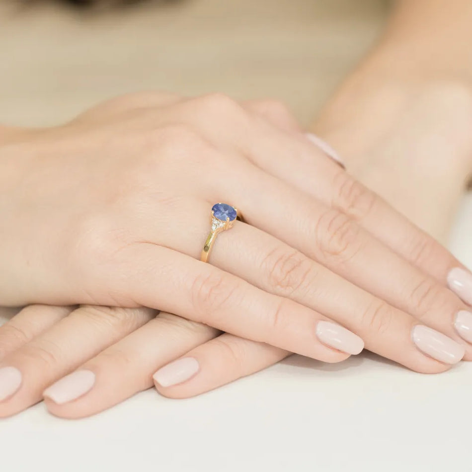 Gold Ring with 0.70ct Tansanit and 0.052ct Diamonds