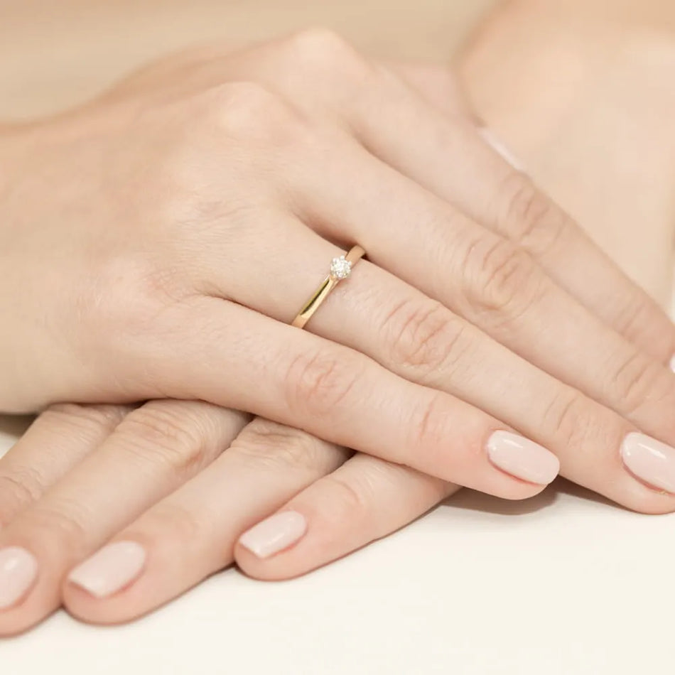 Zlatý prsten s diamantem 0,10 ct