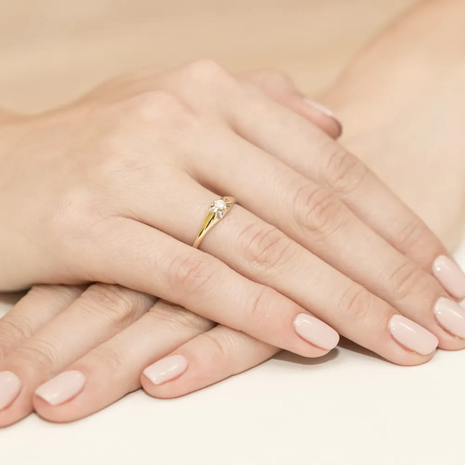 Gold Ring with 0.10ct Diamond