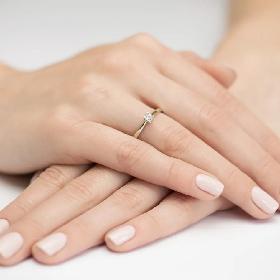 Gold Ring with 0.15ct Diamond