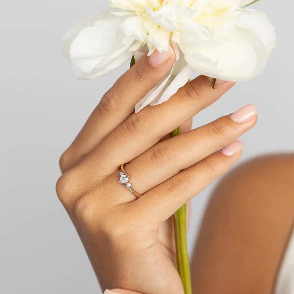 Gold Ring with 0.25ct and 0.029ct Lab-diamonds