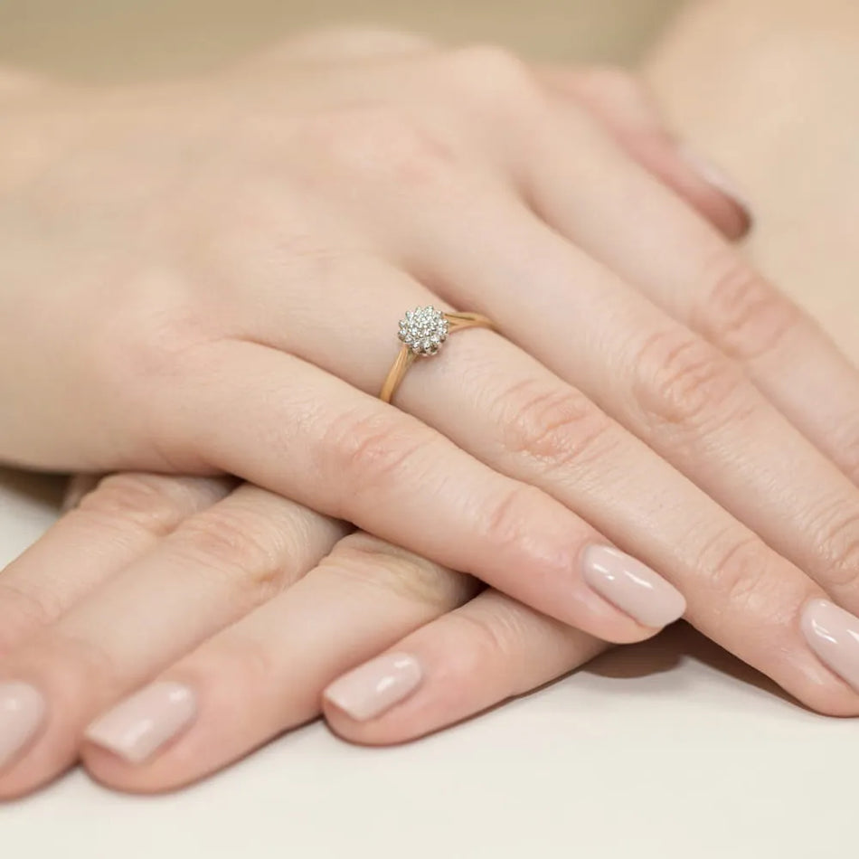 Zlatý prsten s diamanty 0,095 ct