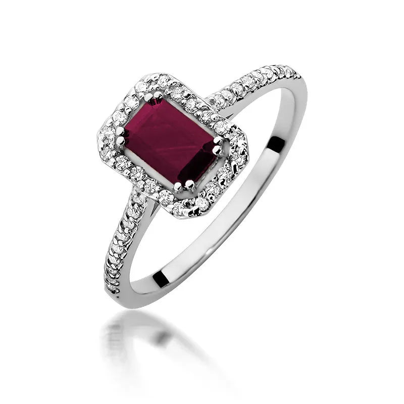 Gold Ring with 0.80ct Ruby and 0.19ct Diamonds