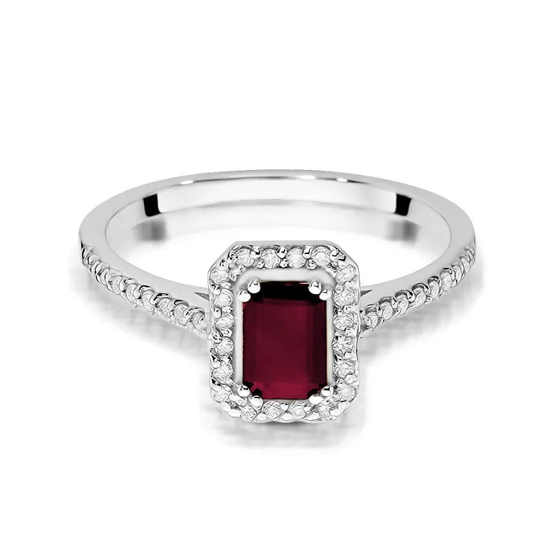 Gold Ring with 0.80ct Ruby and 0.19ct Diamonds