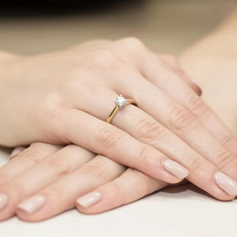Gold Ring with 0.50ct Lab-diamond