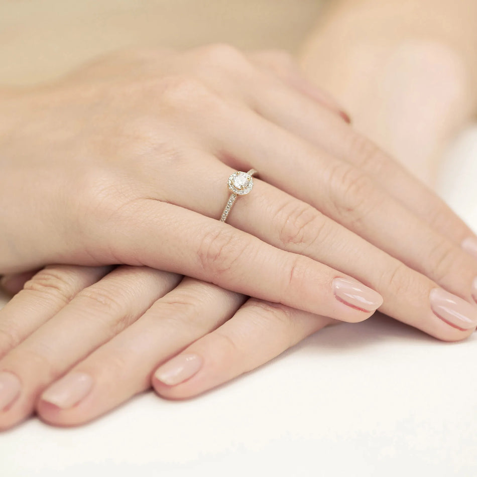 Gold Ring with 0.15ct and 0.13ct Lab-diamonds
