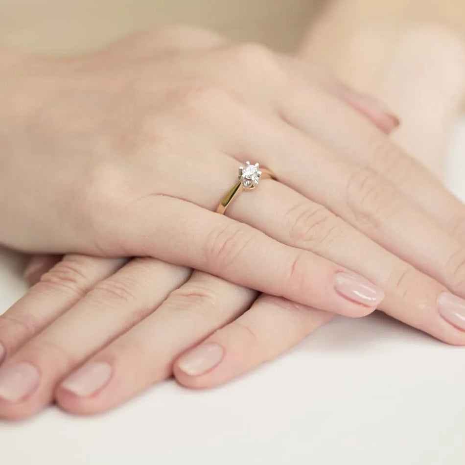 Gold Ring with 0.25ct Lab-diamond