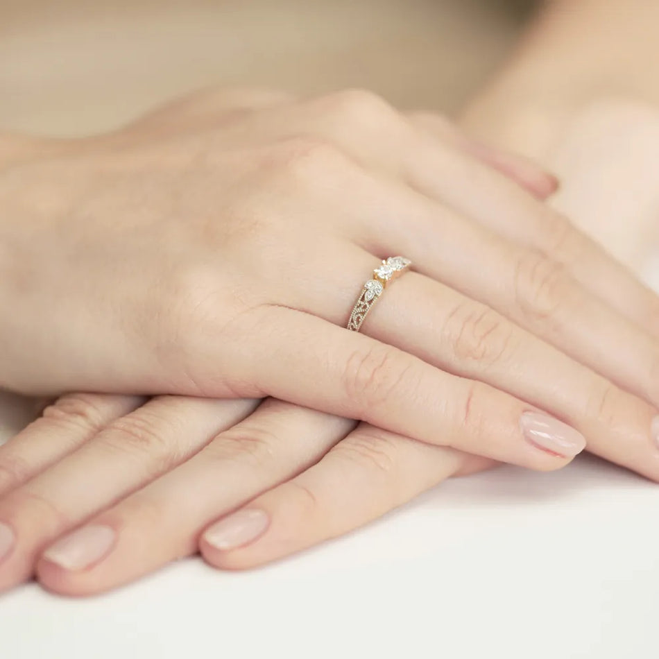 Zlatý prsten s diamanty 0,10 ct a 0,03 ct