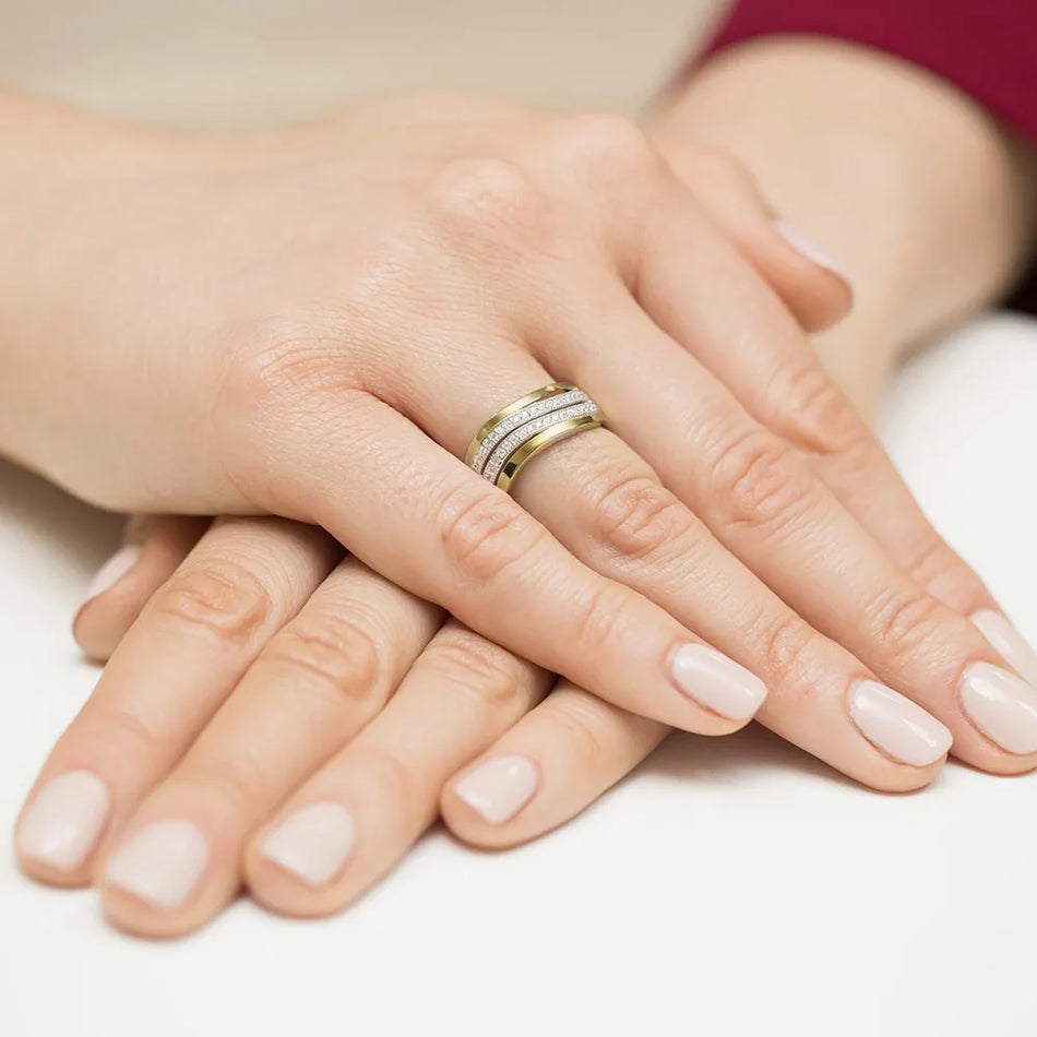 Gold Ring with 0.18ct Diamonds