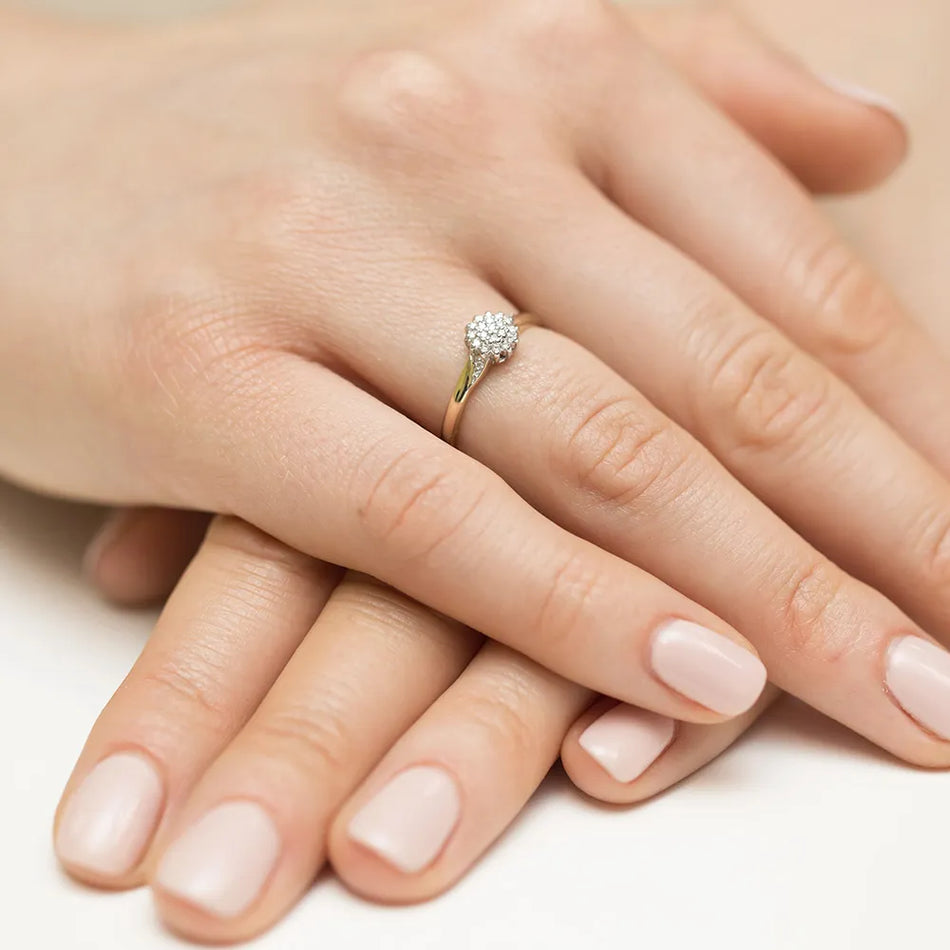 Zlatý prsten s diamanty 0,105 ct