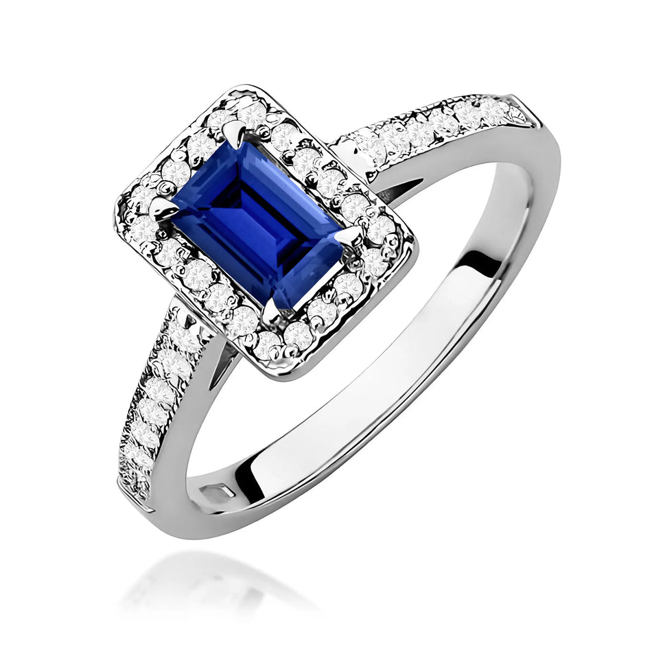 Gold Ring with 0.60ct Sapphire and 0.22ct Diamonds