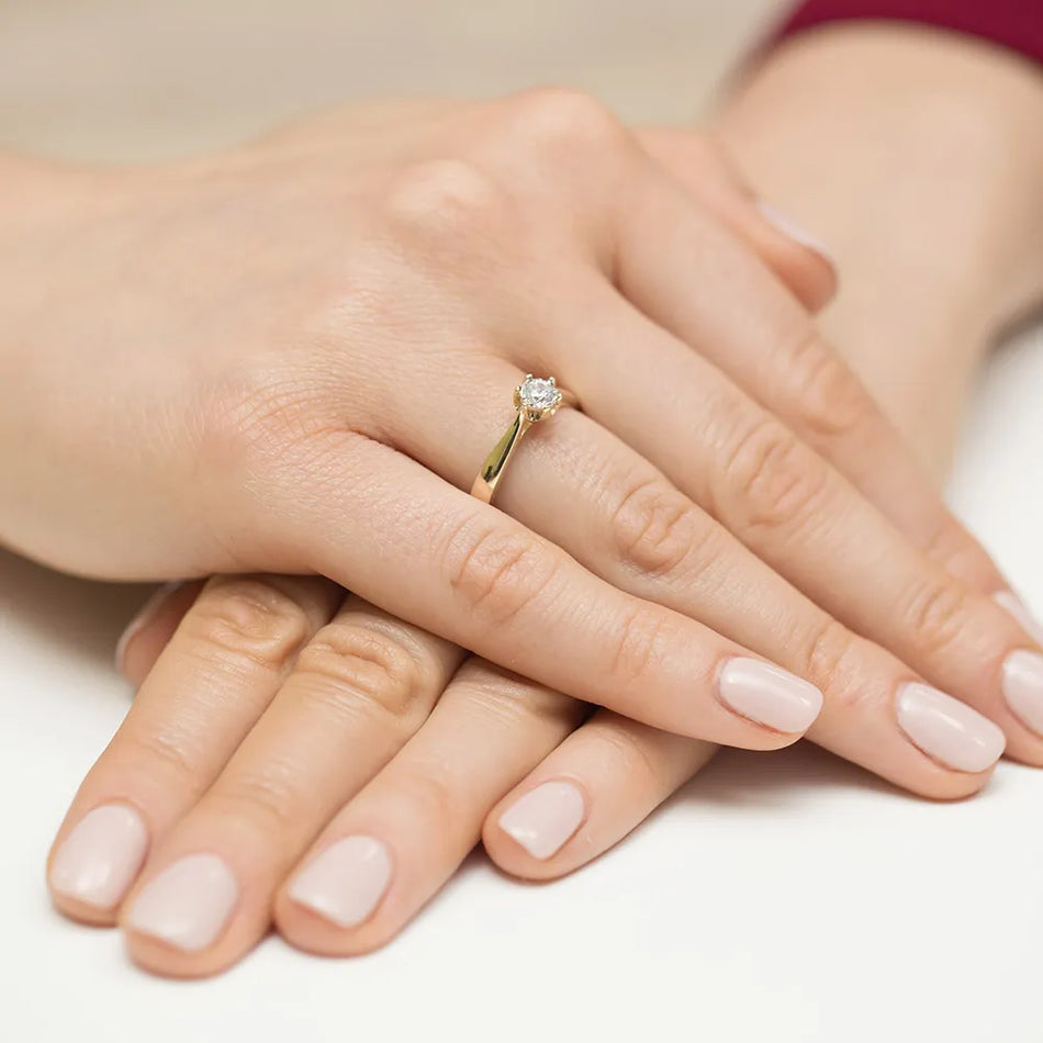 Gold Ring with 0.20ct Diamond