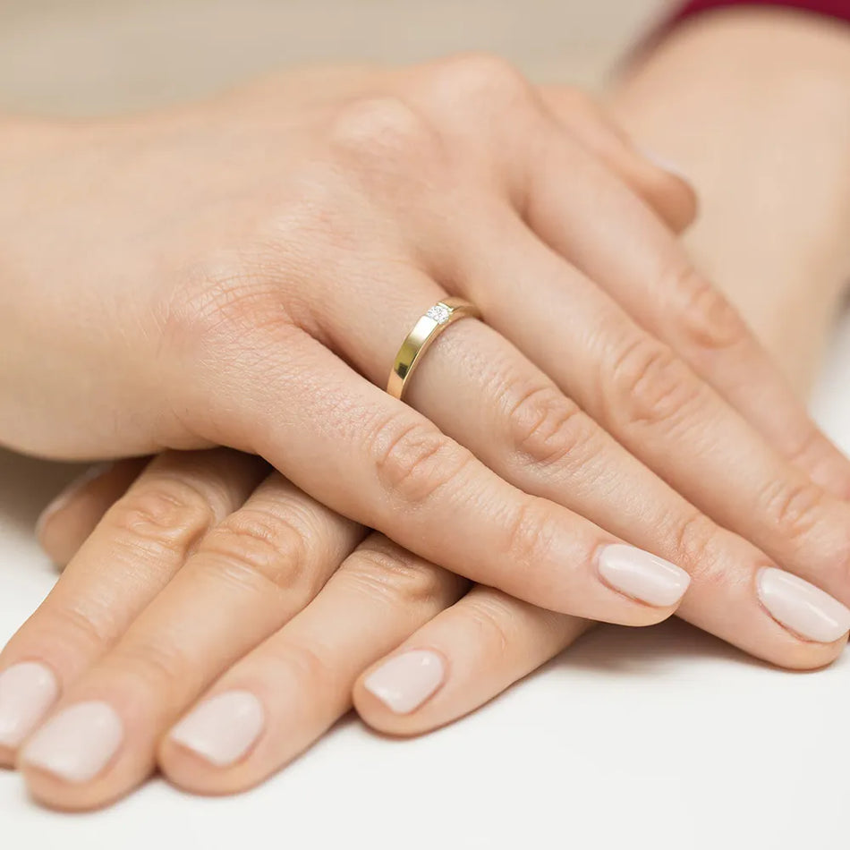 Zlatý prsten s diamantem 0,12 ct