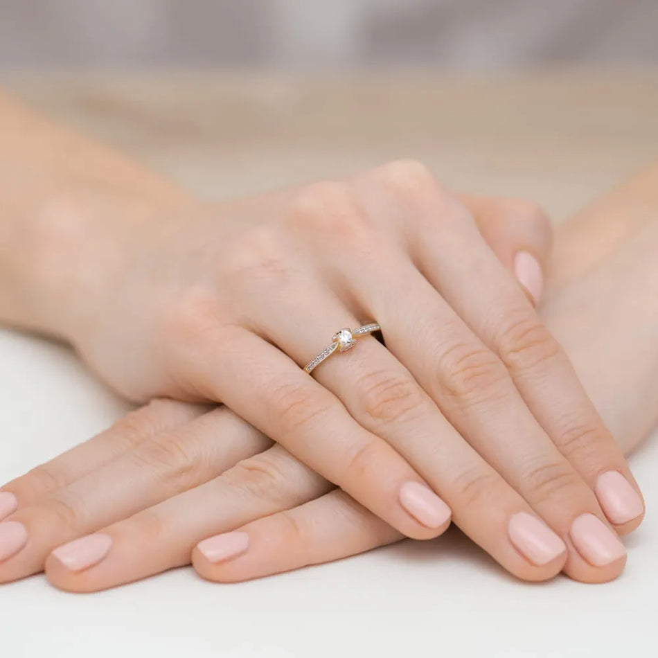 Zlatý prsten s diamanty 0,10 ct a 0,05 ct