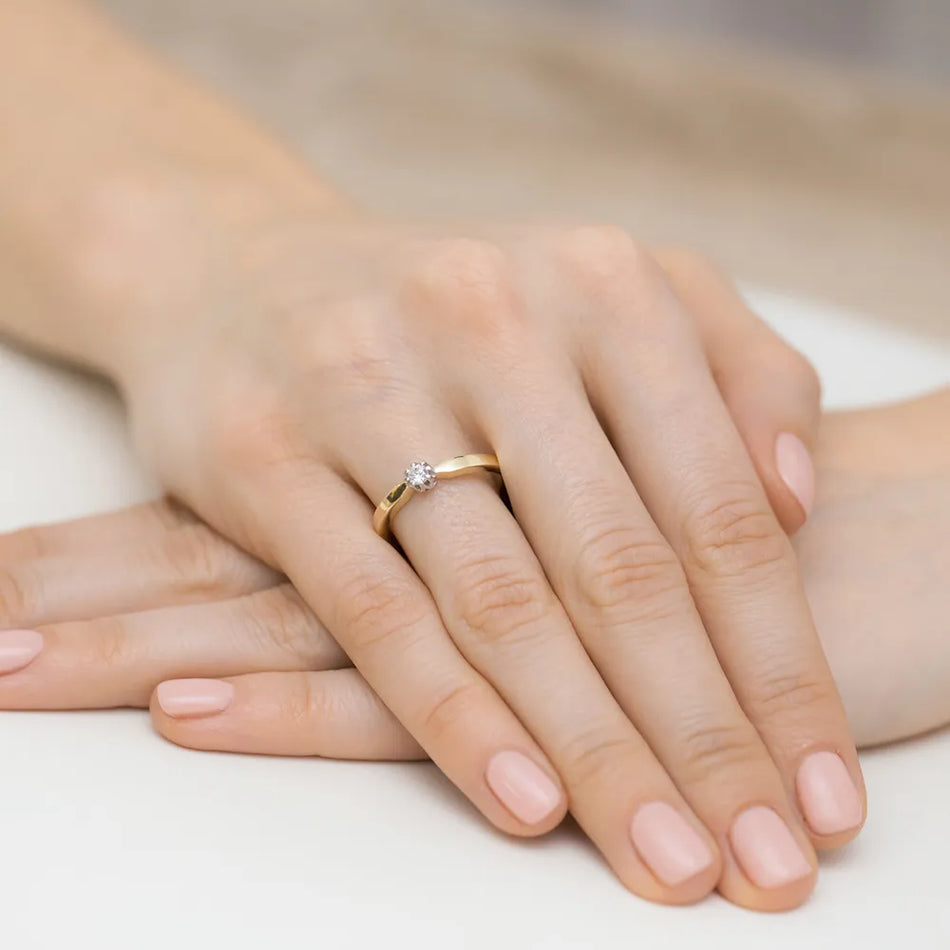 Zlatý prsten s diamantem 0,08 ct