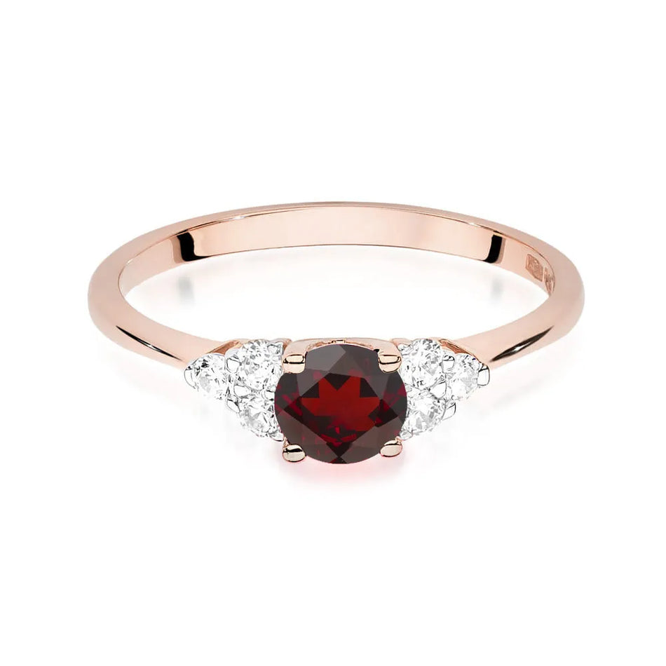 Gold Ring with 0.60ct Garnet and 0.18ct Diamonds