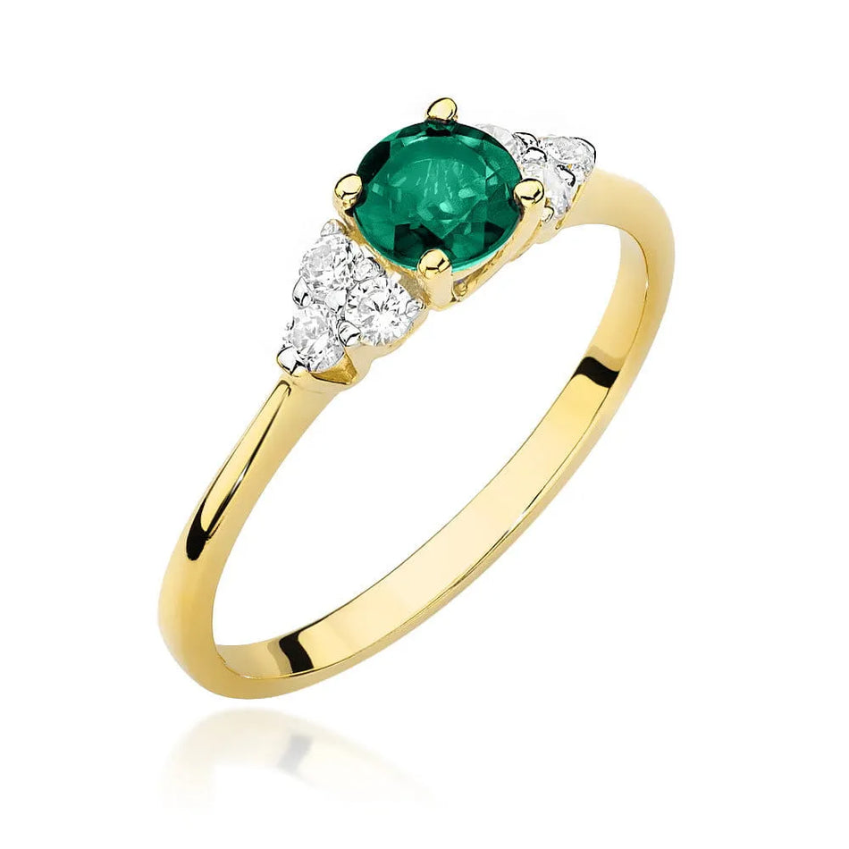 Gold Ring with 0.50ct Emerald and 0.18ct Diamonds