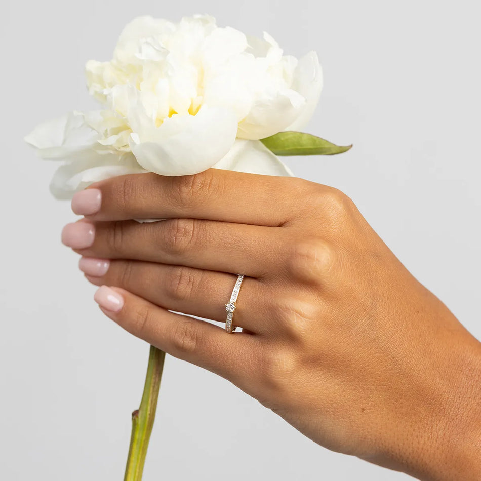 Gold Ring with 0.10ct and 0.07ct Lab-Diamonds