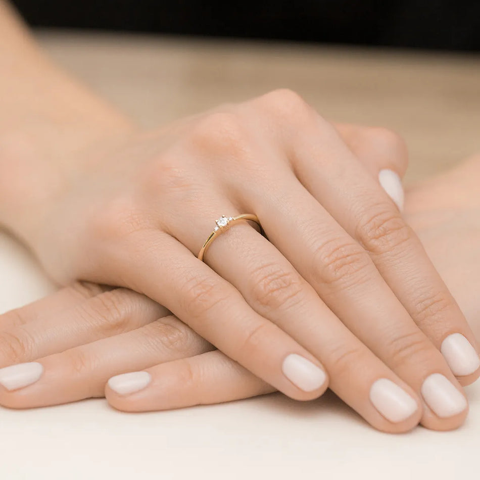 Zlatý prsten s diamanty 0,02 ct