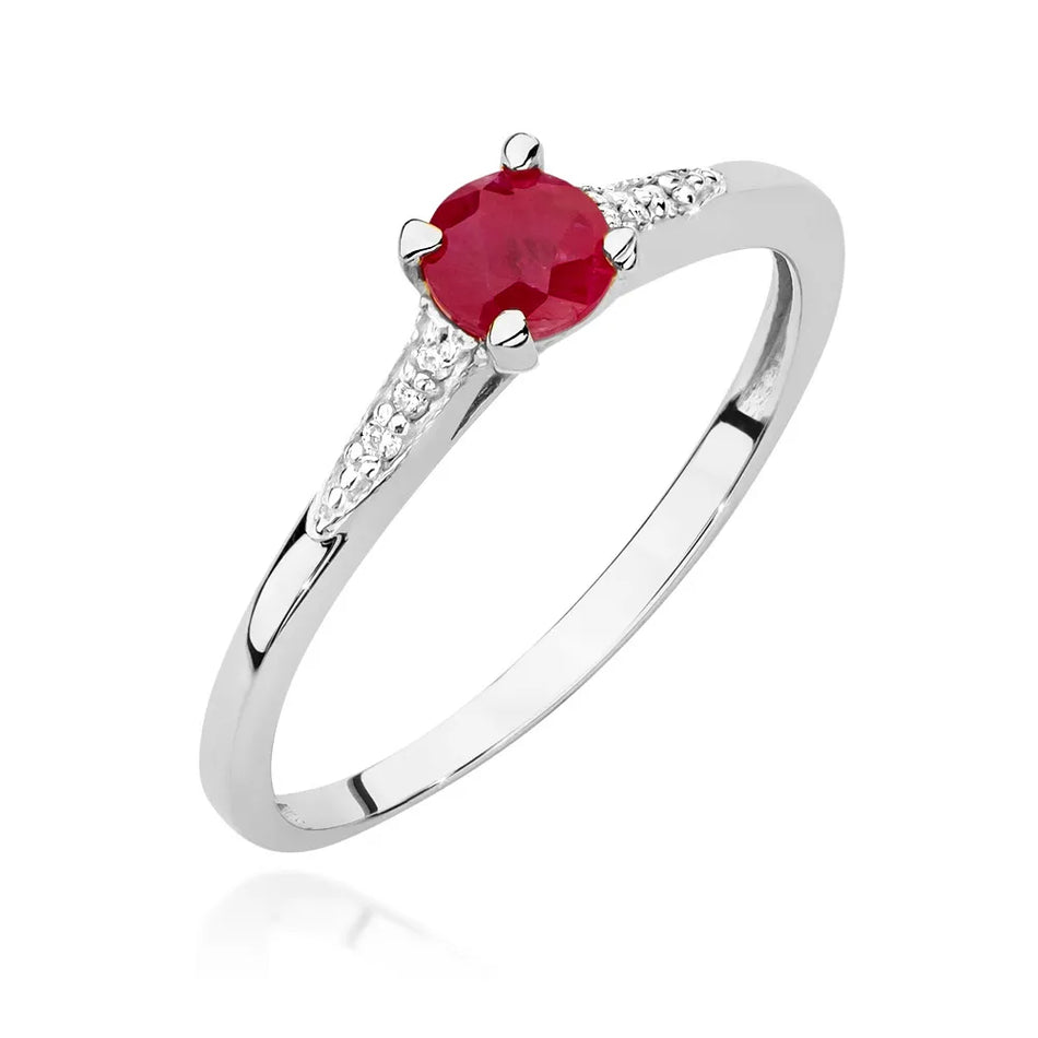 Gold Ring with 0.30ct Ruby and 0.03ct Diamonds