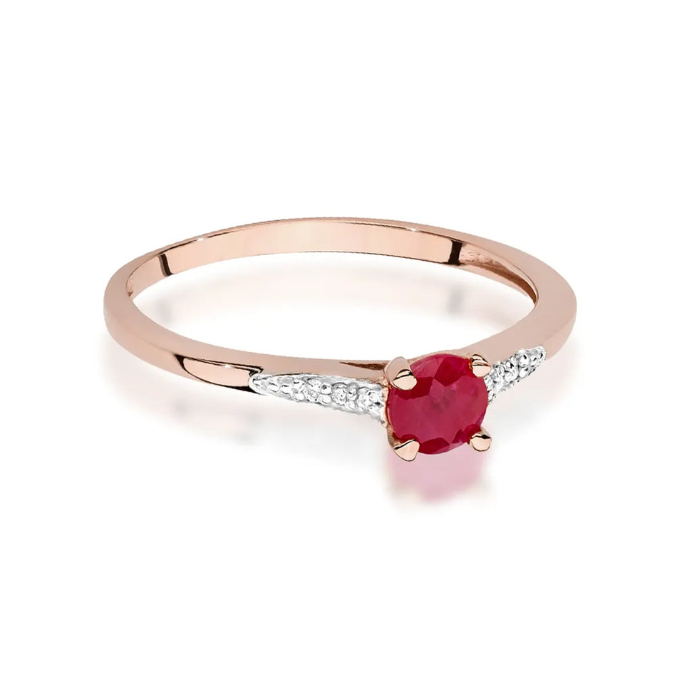Gold Ring with 0.30ct Ruby and 0.03ct Diamonds