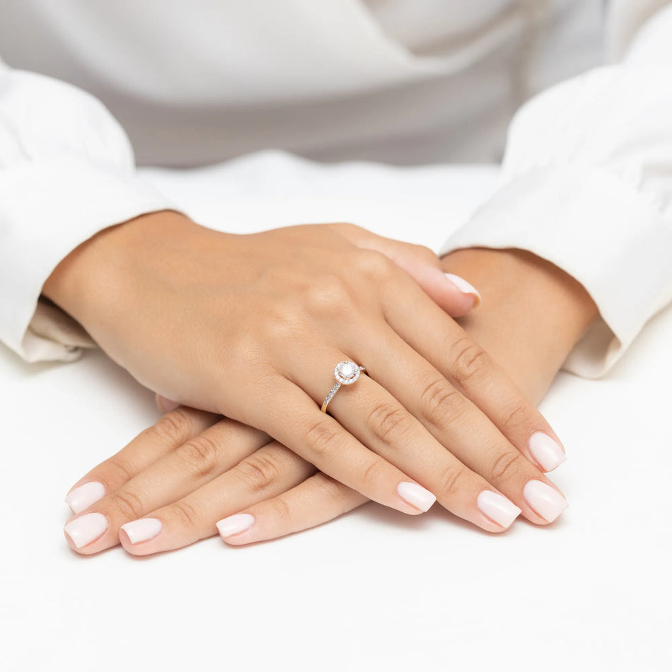 Zlatý prsten s diamanty 0,30 ct a 0,224 ct