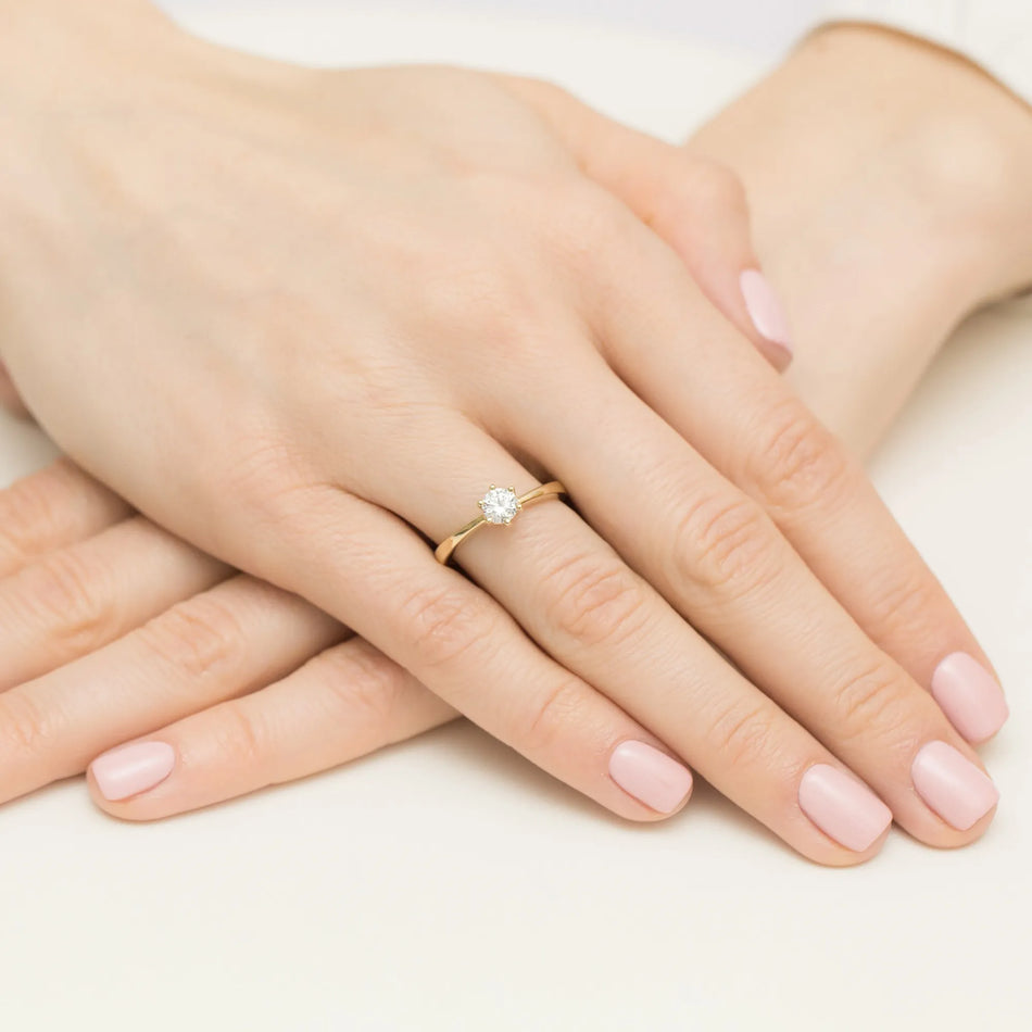 Gold Ring with 0.40ct Diamond