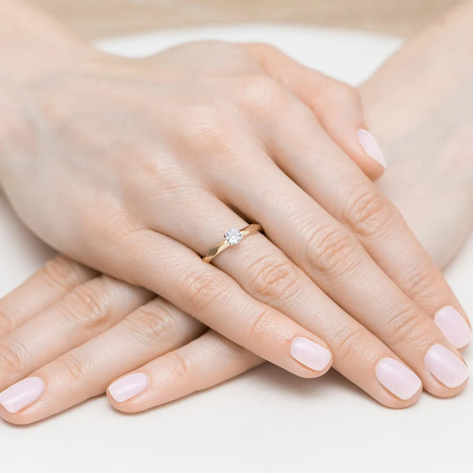 Zlatý prsten s diamantem 0,20 ct