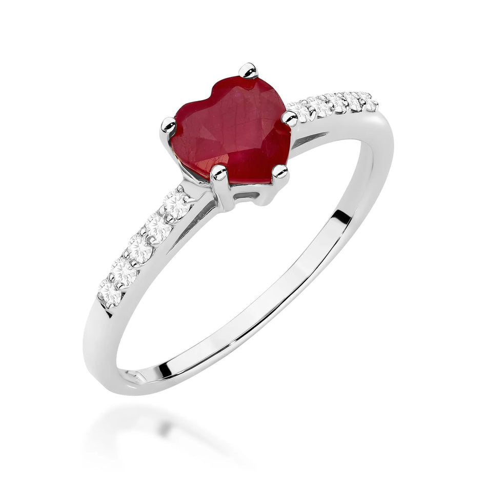 Gold Ring with 1.10ct Ruby and 0.10ct Diamonds
