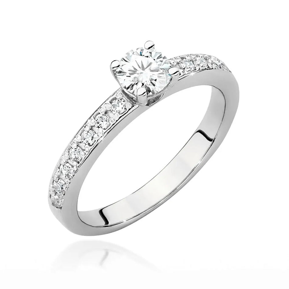 Gold Ring with 0.40ct and 0.203ct Diamonds