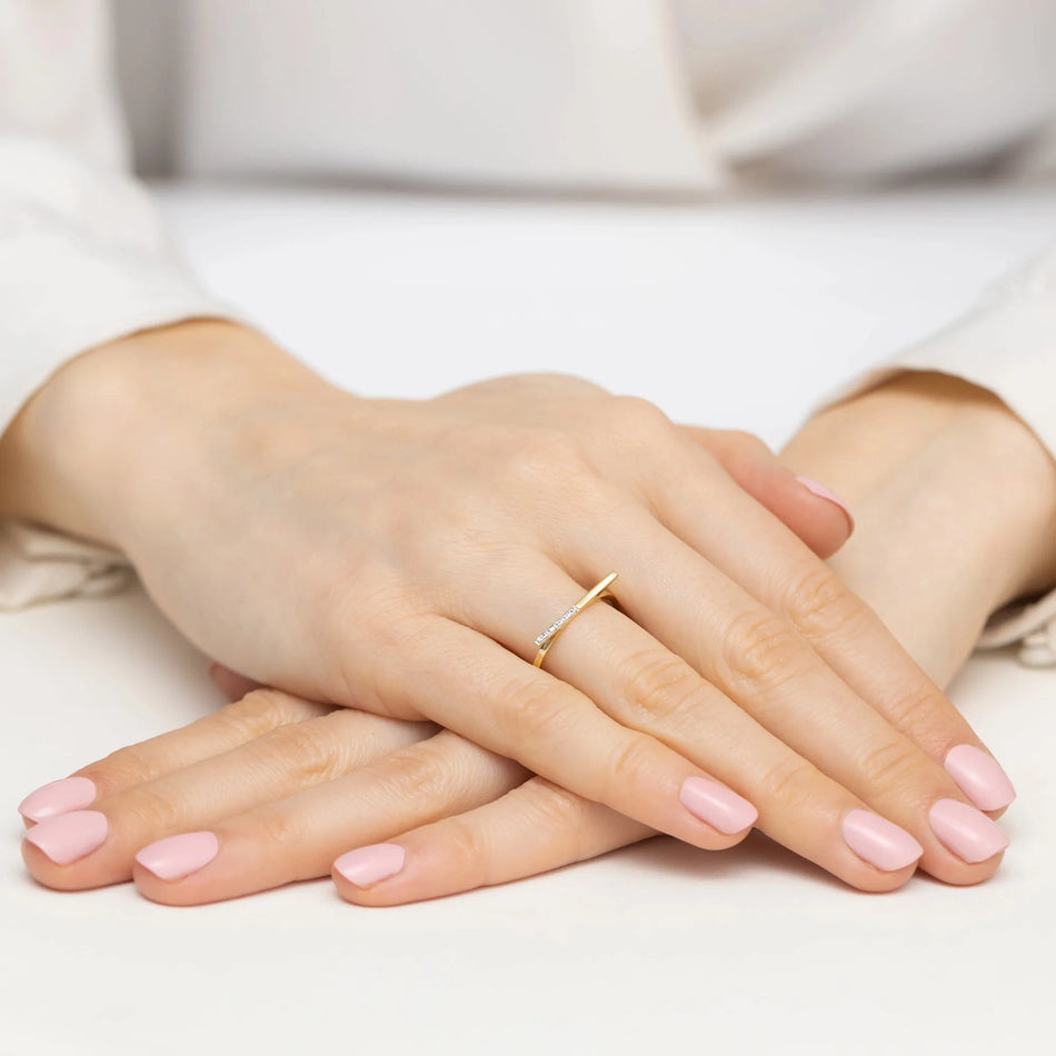 Zlatý prsten s diamanty 0,025 ct