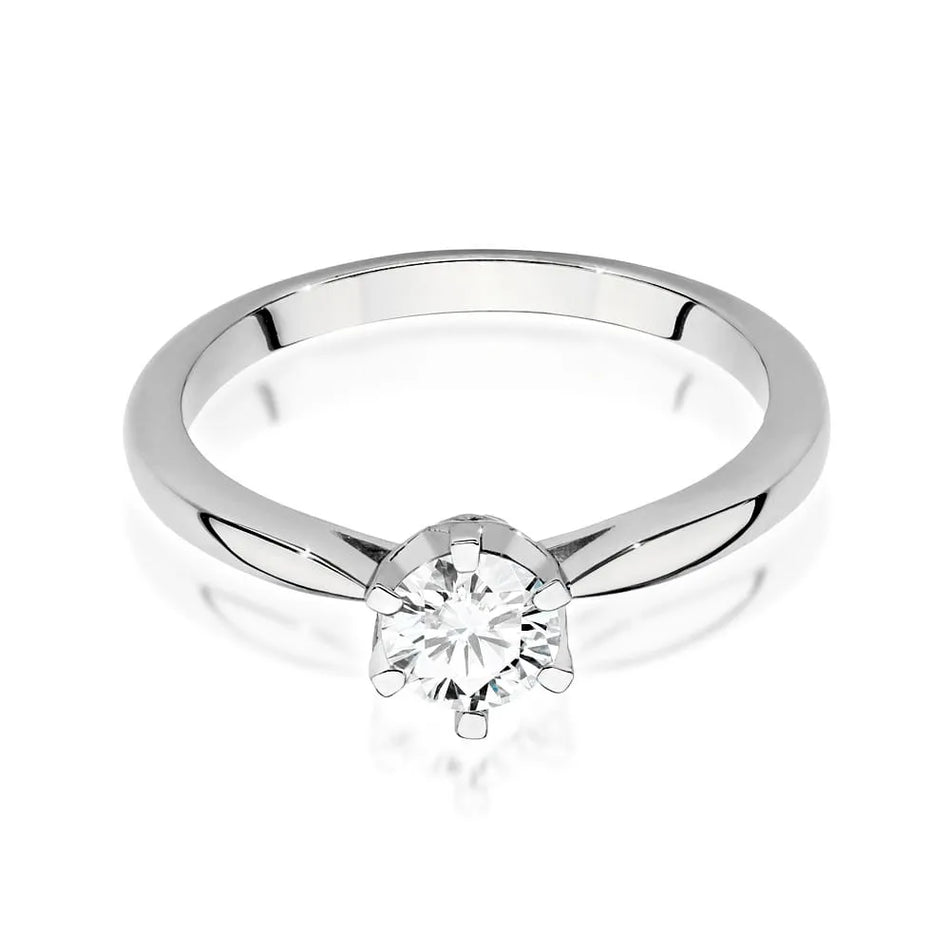 Gold Ring with 0.50ct Diamond and 0.06ct Sideline Diamonds