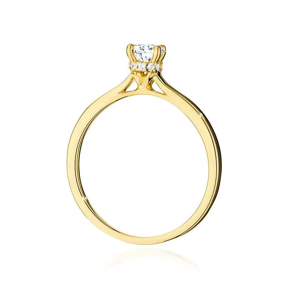 Gold Ring with 0.50ct Diamond and 0.06ct Sideline Diamonds