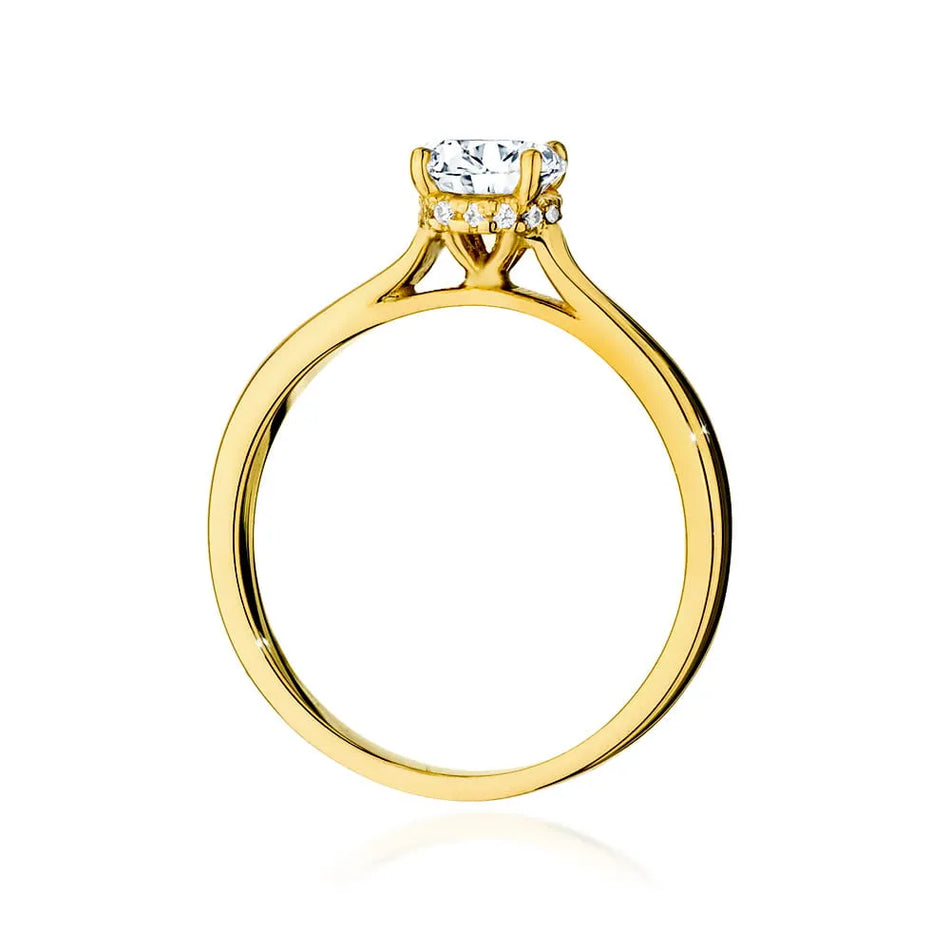 Gold Ring with 0.70ct Diamond and 0.06ct Sideline Diamonds