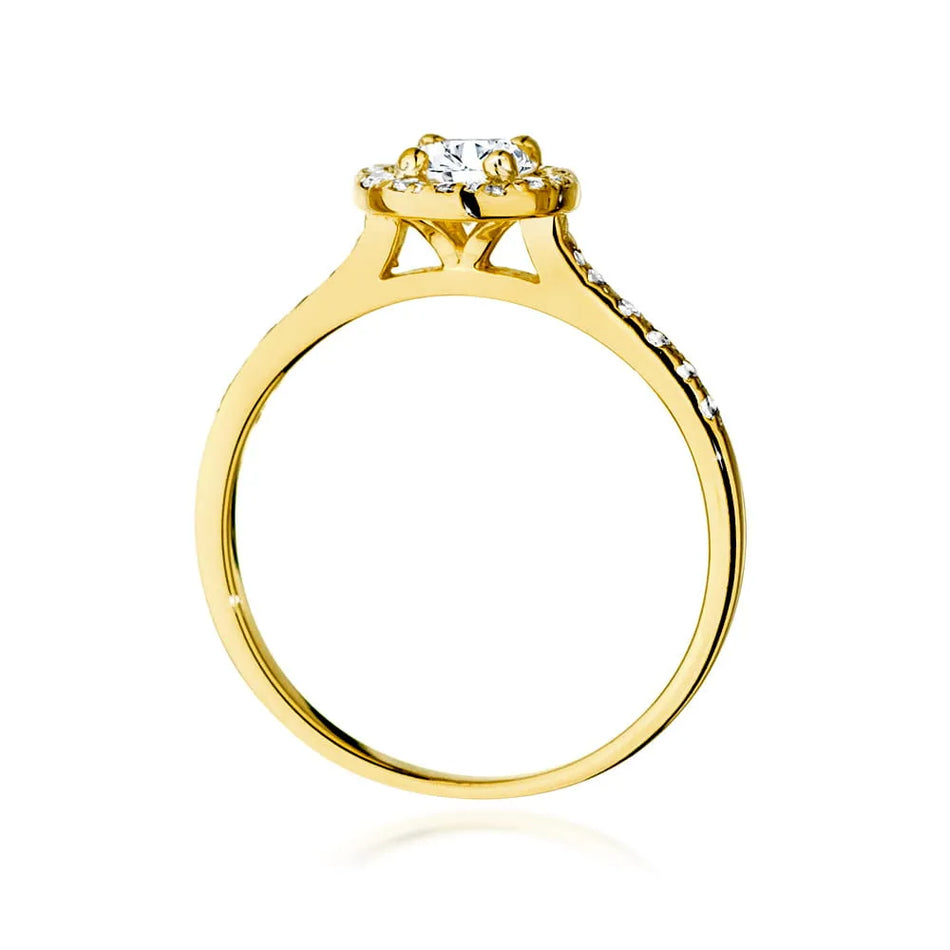 Gold Ring with 0.50ct Diamond and 0.241ct Sideline Diamonds