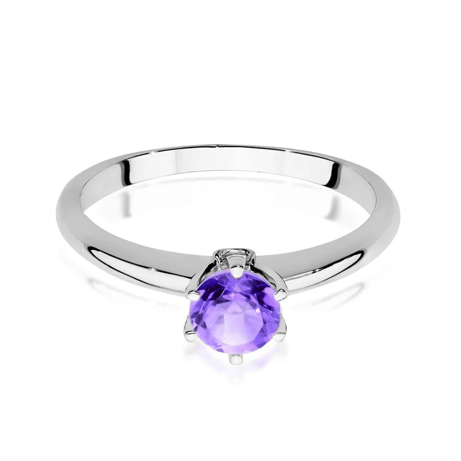 Gold ring with amethyst and diamonds