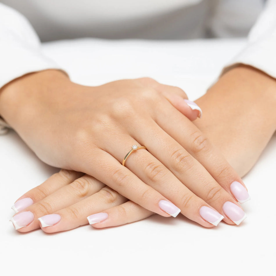 Gold Ring with 0.10ct Diamond