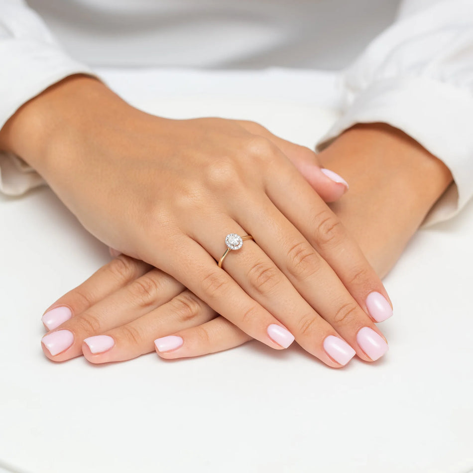 Zlatý prsten s diamanty 0,30 ct a 0,10 ct