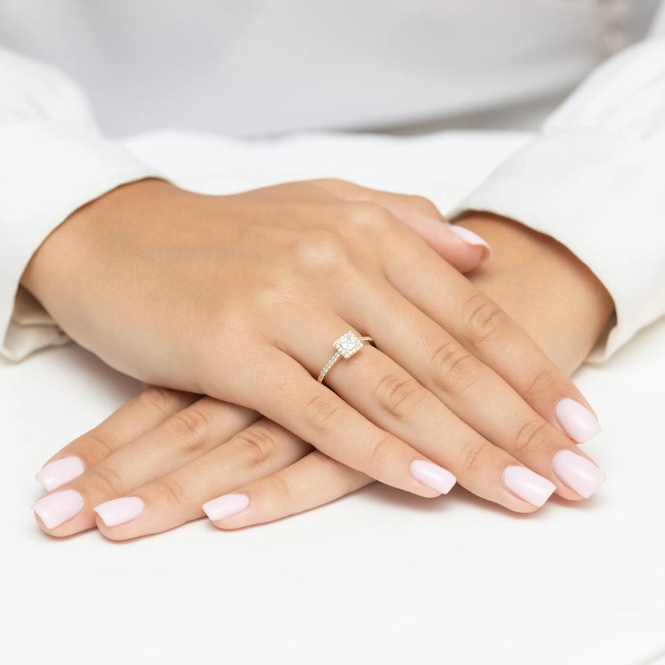 Zlatý prsten s diamanty 0,30 ct a 0,20 ct