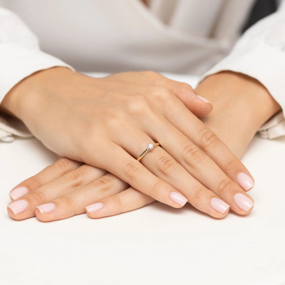 Gold Ring with 0.10ct Diamond