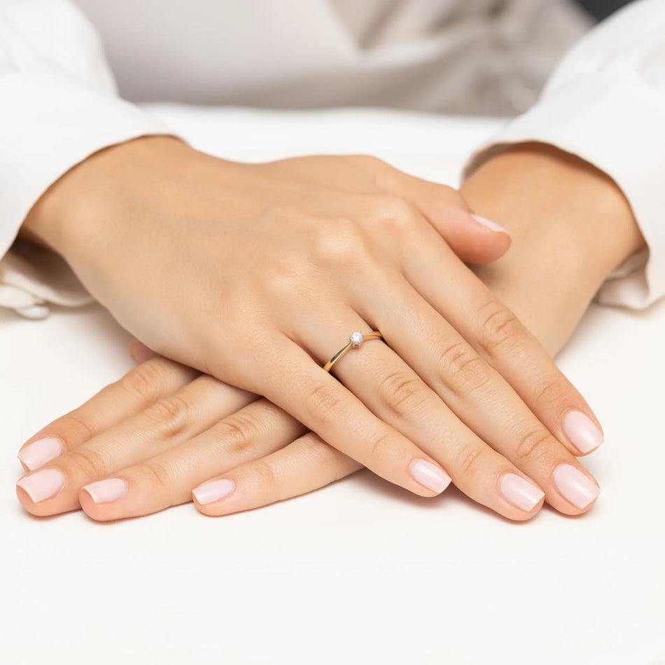 Gold Ring with 0.10ct Diamond