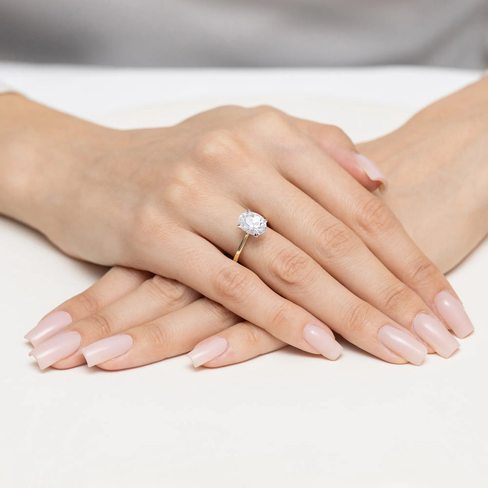 Gold Ring with 2.00ct Lab-diamond