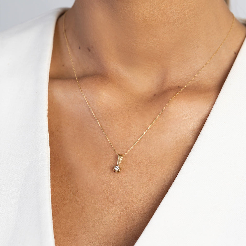 Gold Pendant with 0.10ct Lab-diamond